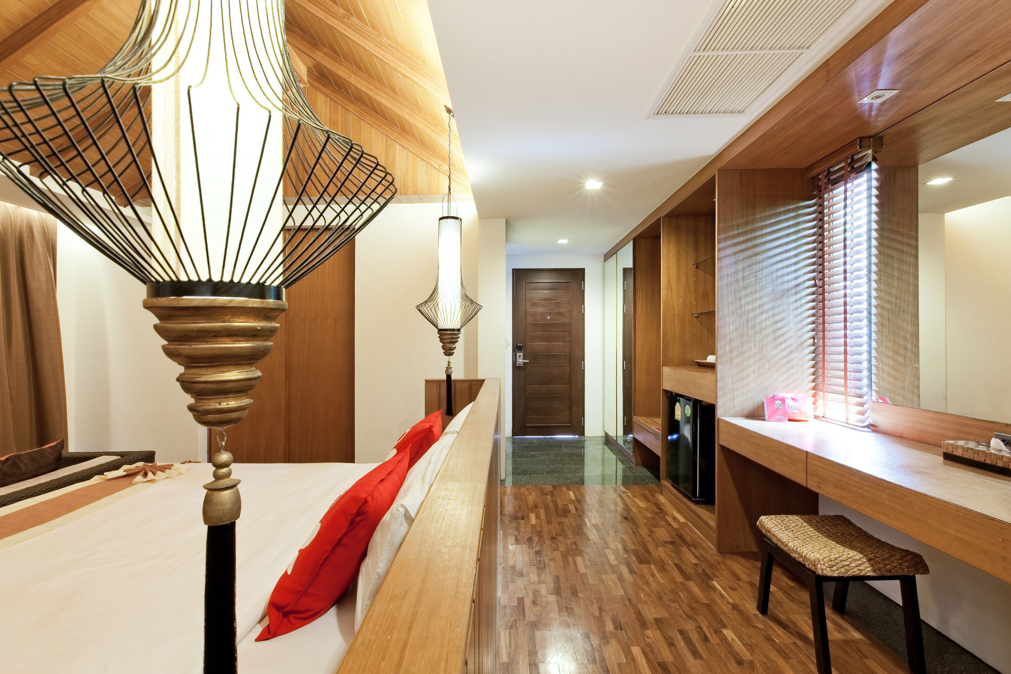 Отель Zen Premium Chalong Phuket Экстерьер фото
